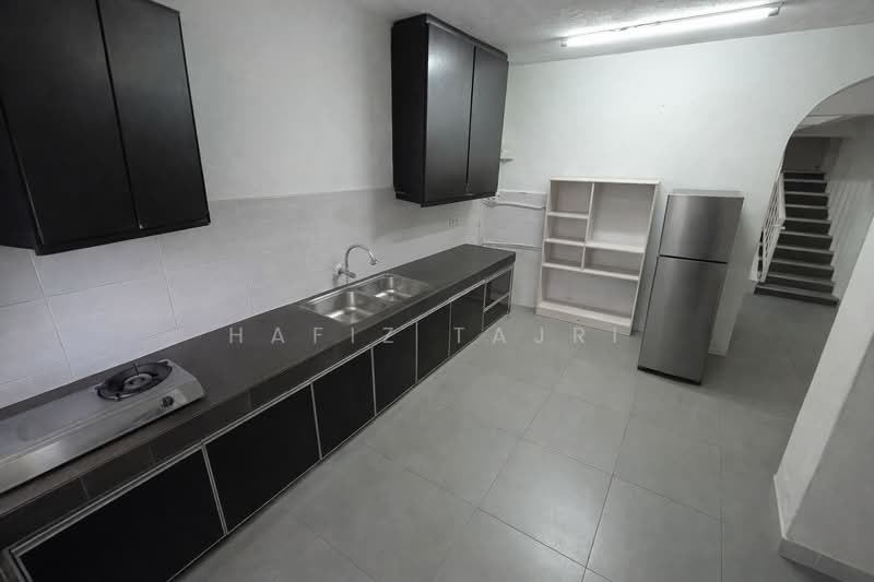 Kampung Tasik Tambahan untuk Untuk Dijual - RM 410,000, Mac 2026 - Kitchen - PropertyGuru.com.my