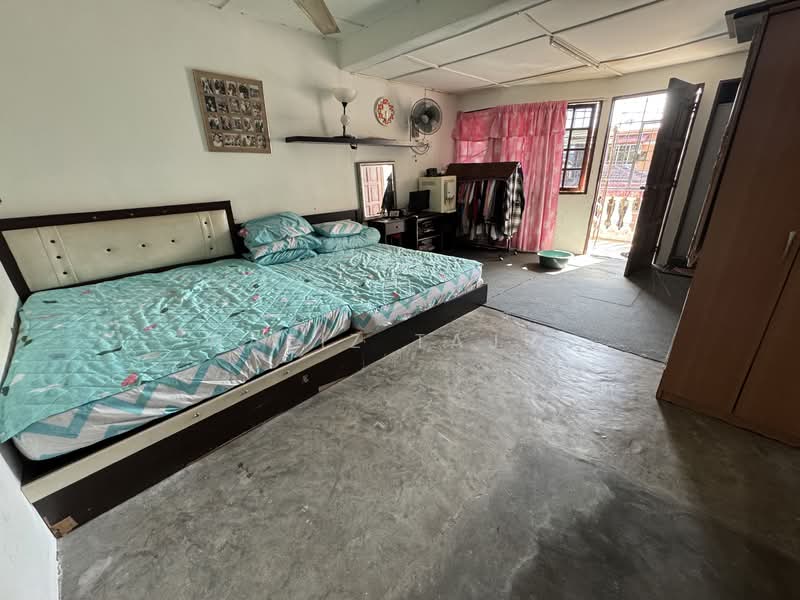 Kampung Tasik Tambahan untuk Untuk Dijual - RM 410,000, Mac 2026 - Bedroom - PropertyGuru.com.my