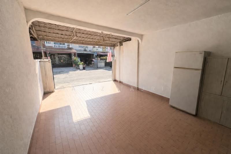 Kampung Tasik Tambahan untuk Untuk Dijual - RM 410,000, Mac 2026 - Entrance - PropertyGuru.com.my