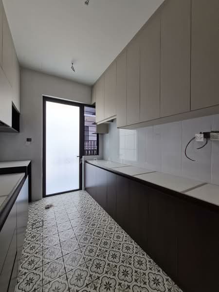 Rumah Teres untuk Dijual di Setia Safiro (Cyberjaya) - Sarah . - Kitchen - PropertyGuru.com.my