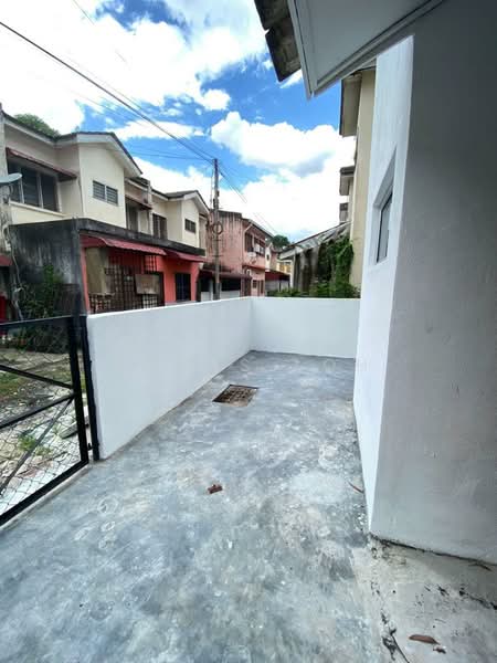2-storey Terraced House for Sale in Bandar Bukit Beruntung (Bukit Beruntung) - Lucas Loh - Exterior - PropertyGuru.com.my