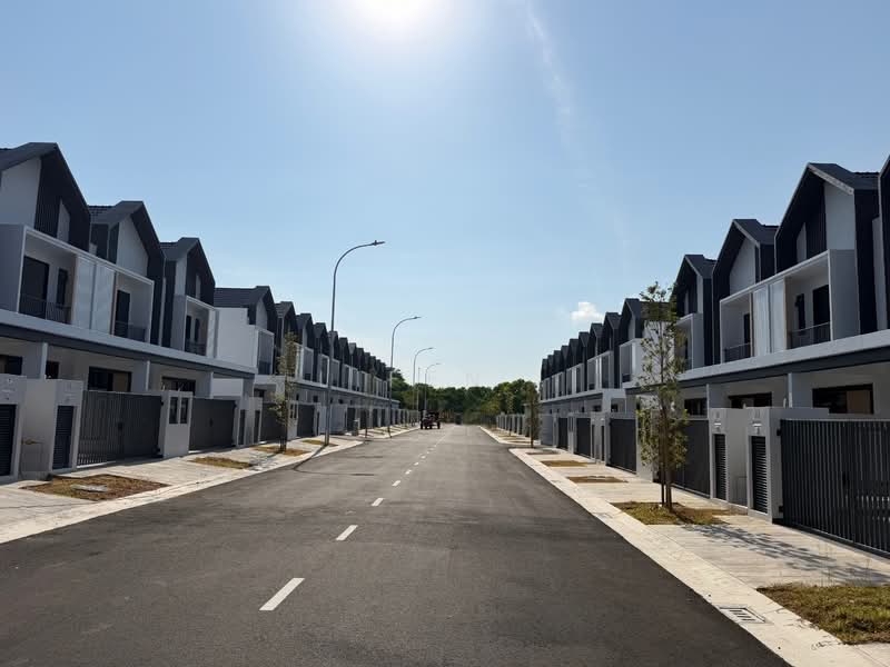 2-storey Terraced House for Sale in Bandar Dato Onn (Tebrau) - Lifen . - Exterior - PropertyGuru.com.my