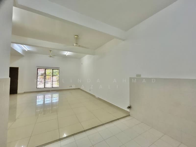 Rumah Teres 2 Tingkat untuk Dijual di Kajang (Selangor) - Haslinda Ahmad Razali - Living Room - PropertyGuru.com.my