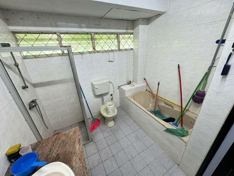 Taman Pelangi Tamans Pelangis untuk Untuk Dijual - RM 1,520,000, Apr 2026 - Bathroom - PropertyGuru.com.my