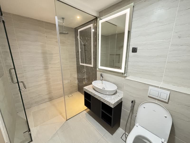 Service Residence for Rent at Star Residences Two - Sharvin . - Bathroom - PropertyGuru.com.my