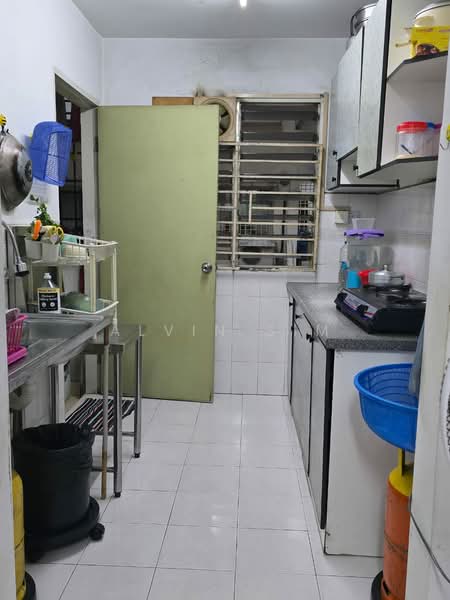 Taman Kristal untuk Untuk Dijual - RM 340,000, Mac 2026 - Kitchen - PropertyGuru.com.my