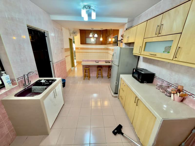 [22x75 - Renovated] 2-Storey Terrace Seksyen 7, Bandar Baru Bangi Selangor untuk Untuk Dijual - RM 590,000, Mac 2026 - Kitchen - PropertyGuru.com.my