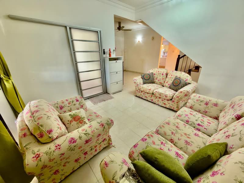 [22x75 - Renovated] 2-Storey Terrace Seksyen 7, Bandar Baru Bangi Selangor untuk Untuk Dijual - RM 590,000, Mac 2026 - Living Room - PropertyGuru.com.my