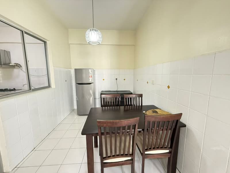 Condominium for Rent at Putra Place Condominium - Cayden Lim - Kitchen - PropertyGuru.com.my