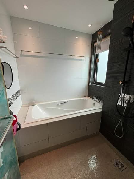 Molek Pine 4 untuk Untuk Disewa - RM 4,500 /bulan, Mac 2026 - Bathroom - PropertyGuru.com.my