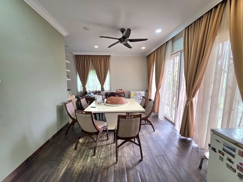 Bungalow for Sale in Desa Pinggiran Putra (Dengkil) - Zarif Zahisham - Dining Room - PropertyGuru.com.my