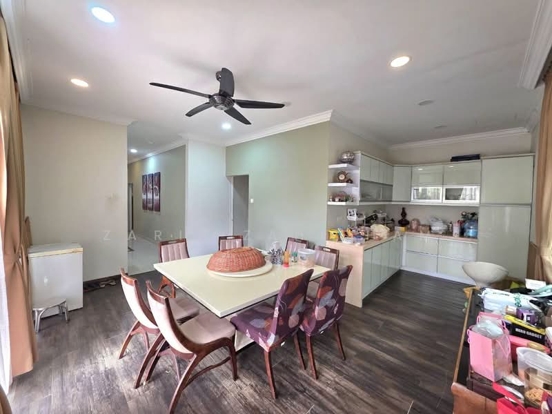 Bungalow for Sale in Desa Pinggiran Putra (Dengkil) - Zarif Zahisham - Dining Room - PropertyGuru.com.my