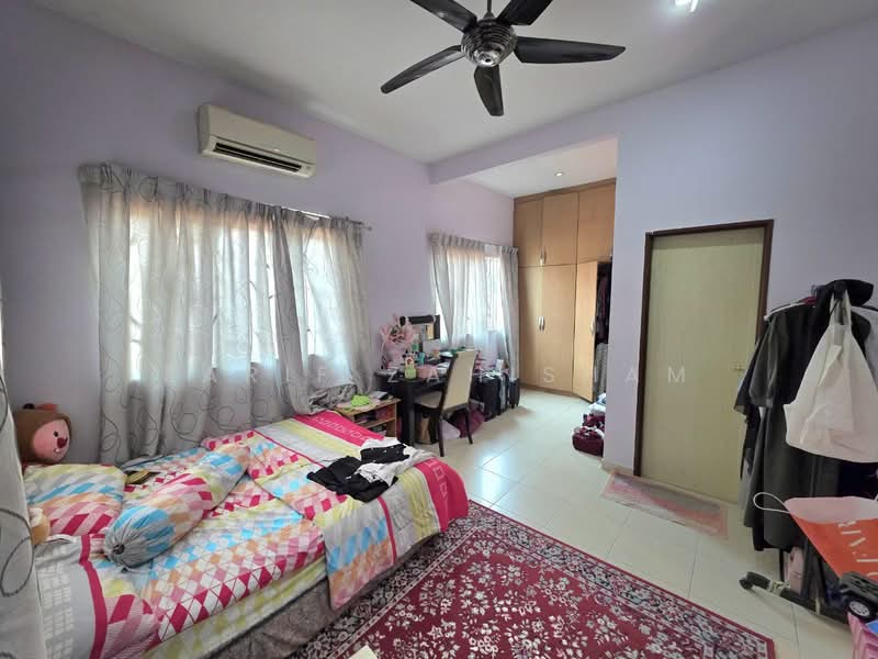 Bungalow for Sale in Desa Pinggiran Putra (Dengkil) - Zarif Zahisham - Bedroom - PropertyGuru.com.my