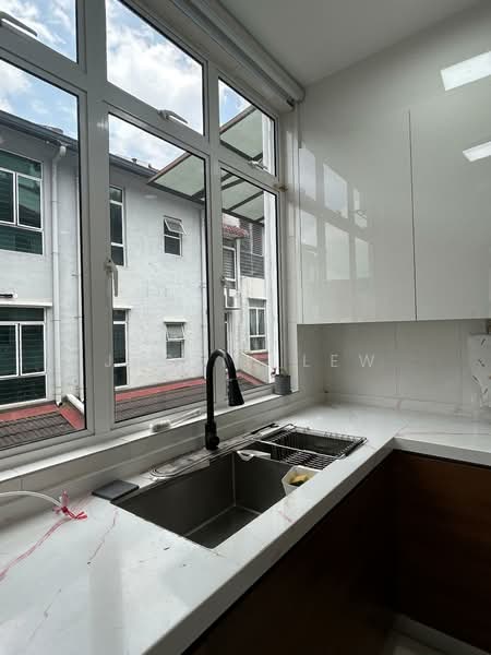2.5-storey Terraced House for Rent in Taman Setia 2 (Balakong) - Justin Lew - Kitchen - PropertyGuru.com.my