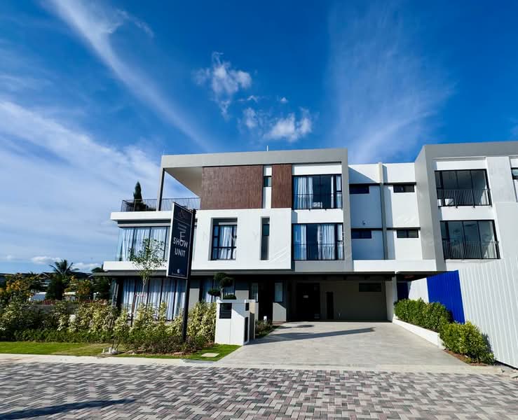 Cluster House for Sale in Senibong (Permas Jaya) - Penny Lee - Exterior - PropertyGuru.com.my