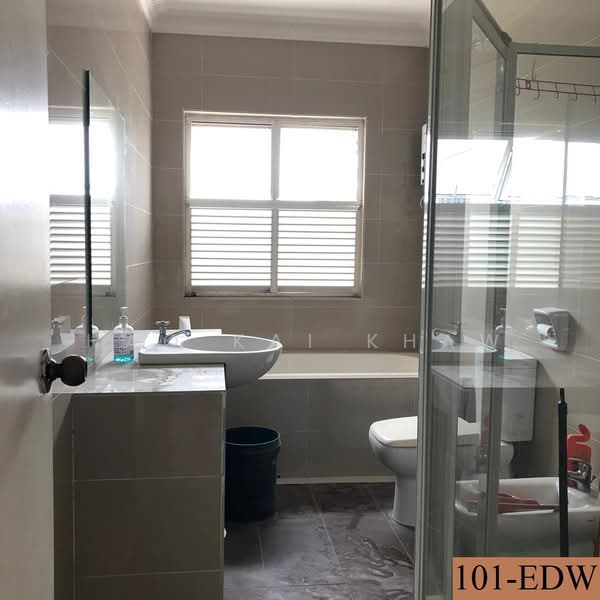 3-storey Terraced House for Sale in Setia Alam ( Anjung Sari) (Setia Alam) - Hao Kai Khaw - Bathroom - PropertyGuru.com.my