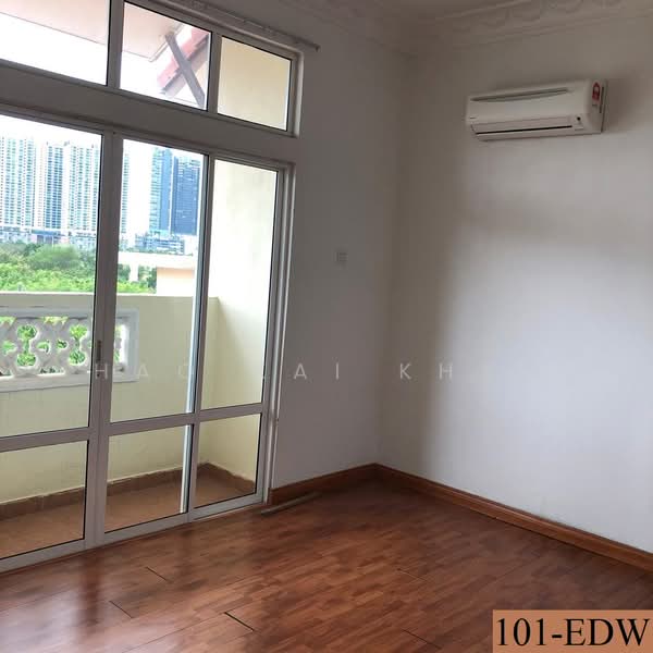 3-storey Terraced House for Sale in Setia Alam ( Anjung Sari) (Setia Alam) - Hao Kai Khaw - Balcony - PropertyGuru.com.my