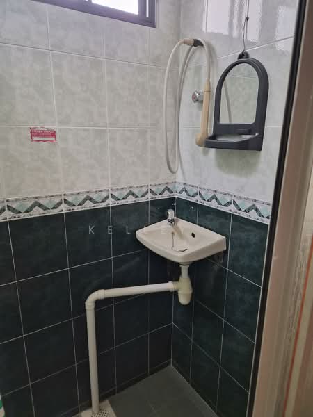 1-storey Terraced House for Sale in Kelana Jaya (Petaling Jaya) - KELLEY . - Bathroom - PropertyGuru.com.my