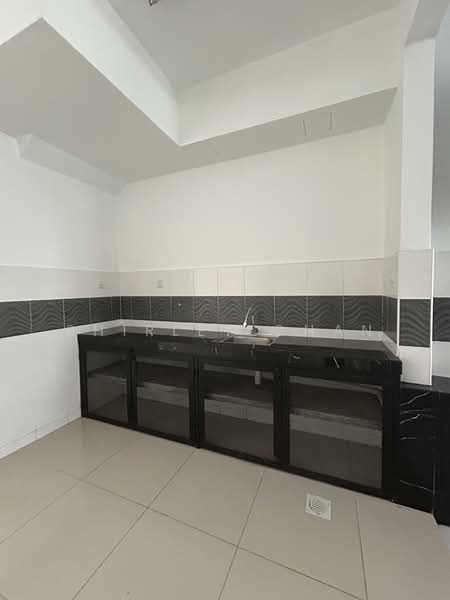 2-storey Terraced House for Sale in Setia Indah (Setia Alam) - Shirley Chan - Kitchen - PropertyGuru.com.my