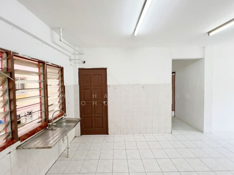 Apartment for Sale at Gugusan Teratai - Mohd Hazlan bin Mohd Sopi - Kitchen - PropertyGuru.com.my