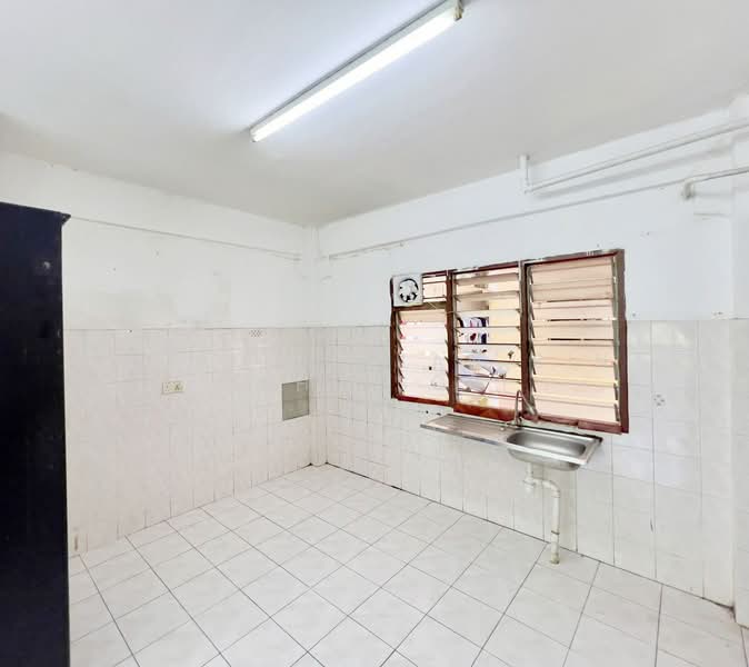 Apartment for Sale at Gugusan Teratai - Mohd Hazlan bin Mohd Sopi - Kitchen - PropertyGuru.com.my