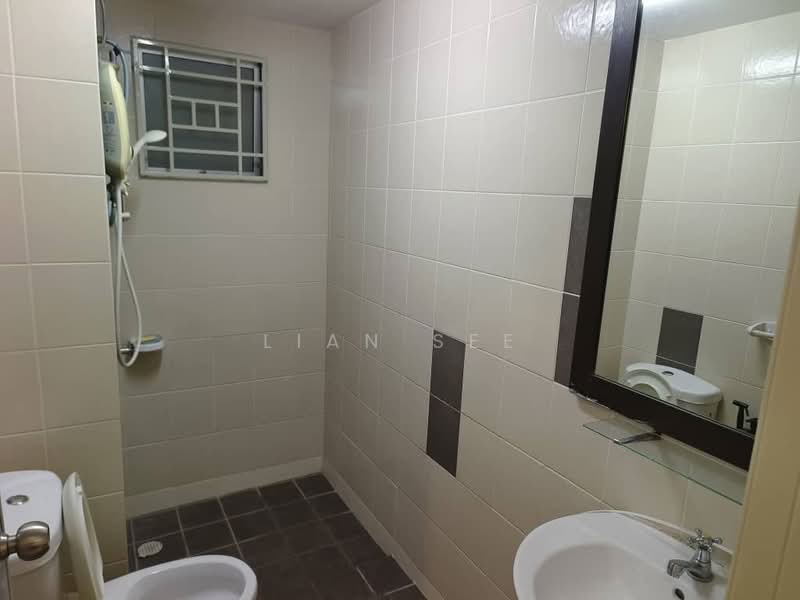 Apartment for Rent at Seri Baiduri - Lian See - Bathroom - PropertyGuru.com.my