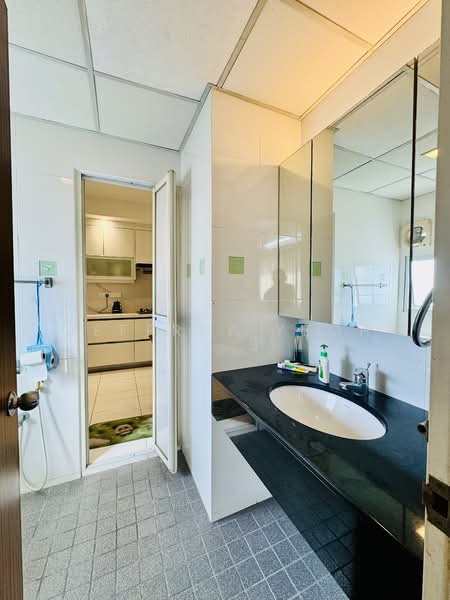 Condominium for Sale at 1 Persiaran Gurney - Jeffrey Yeoh - Bathroom - PropertyGuru.com.my