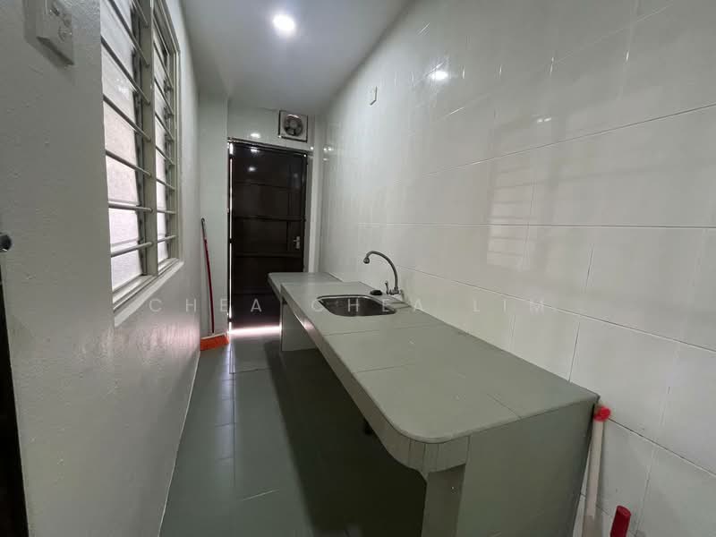 Bandar Seri Botani untuk Untuk Disewa - RM 1,200 /bulan, Mac 2026 - Kitchen - PropertyGuru.com.my