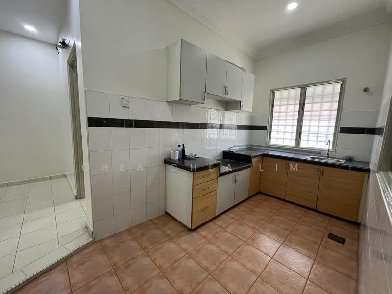 Bandar Seri Botani untuk Untuk Disewa - RM 1,200 /bulan, Mac 2026 - Kitchen - PropertyGuru.com.my