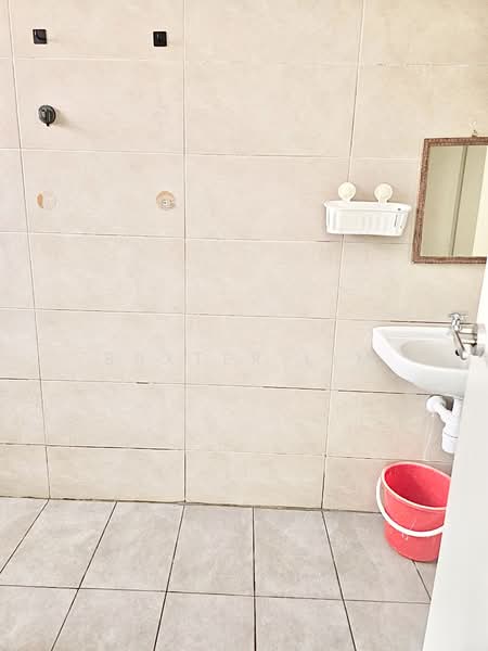 Condominium for Rent at Mutiara Ville - Baxter Lim - Bathroom - PropertyGuru.com.my