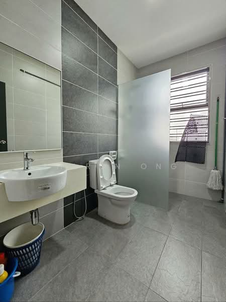 2-storey Terraced House for Rent in Taman Glenmarie (Johor Bahru) - Sharon Ong - Bathroom - PropertyGuru.com.my