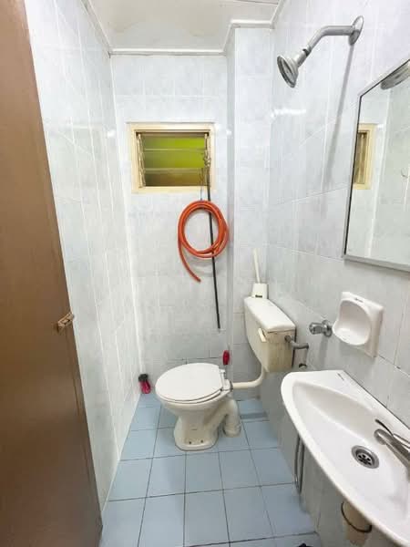 Apartment for Sale at Pangsapuri Putra Indah - Zayne Lee - Bathroom - PropertyGuru.com.my
