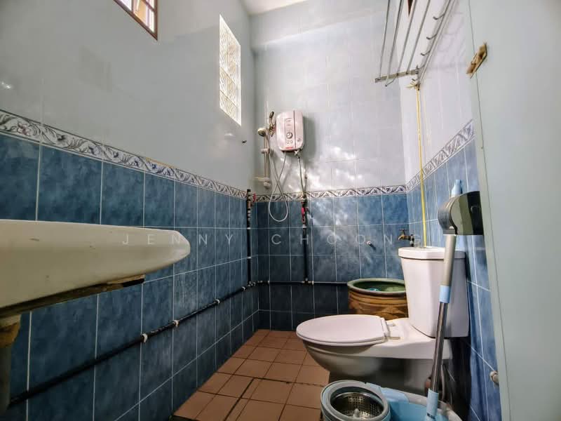 Terraced House for Sale in Taman Cheras Indah (Ampang) - Jenny Choong - Bathroom - PropertyGuru.com.my