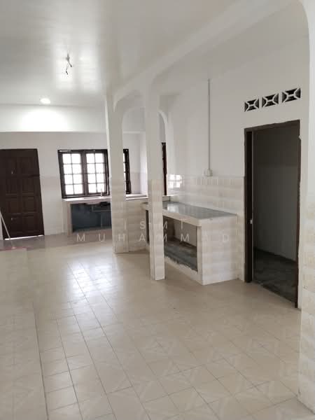 Taman Paroi Jaya untuk Untuk Dijual - RM 330,000, Mac 2026 - Kitchen - PropertyGuru.com.my