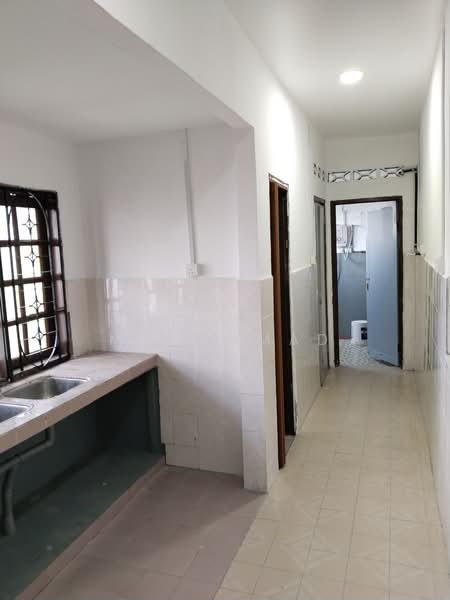 Taman Paroi Jaya untuk Untuk Dijual - RM 330,000, Mac 2026 - Kitchen - PropertyGuru.com.my