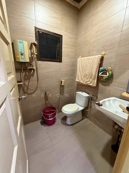 2-storey Terraced House for Sale in Taman Setia Indah (Tebrau) - Sharon Ong - Bathroom - PropertyGuru.com.my