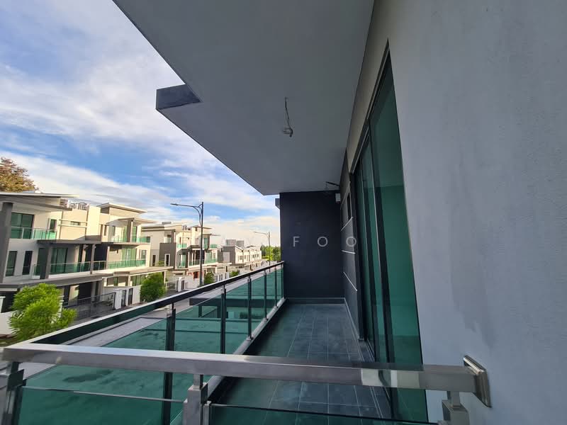 Semi-Detached House for Sale in Bandar Sungai Long (Selangor) - Ray Foo - Balcony - PropertyGuru.com.my