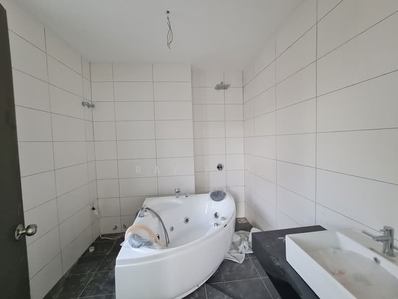 Semi-Detached House for Sale in Bandar Sungai Long (Selangor) - Ray Foo - Bathroom - PropertyGuru.com.my