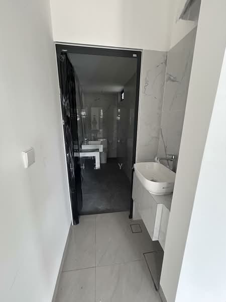 Semi-Detached House for Sale in Johor Bahru (Johor) - Liz Yap - Bathroom - PropertyGuru.com.my