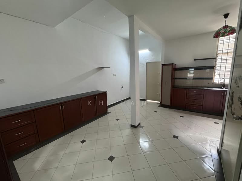 Jalan Kelawei untuk Untuk Dijual - RM 1,550,000, Apr 2026 - Kitchen - PropertyGuru.com.my