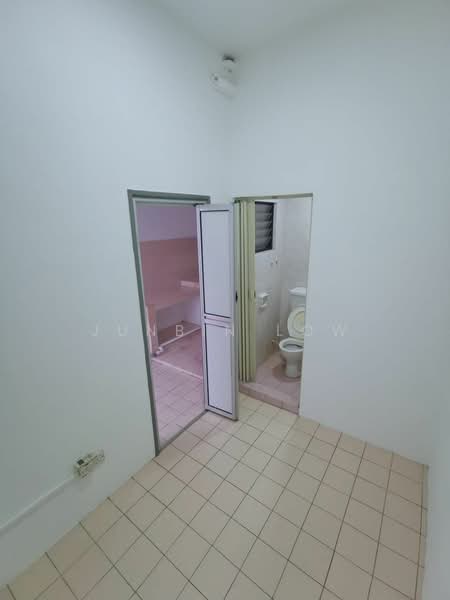 Condominium for Sale at Putra Indah Condominium - Junbin Low - Bathroom - PropertyGuru.com.my