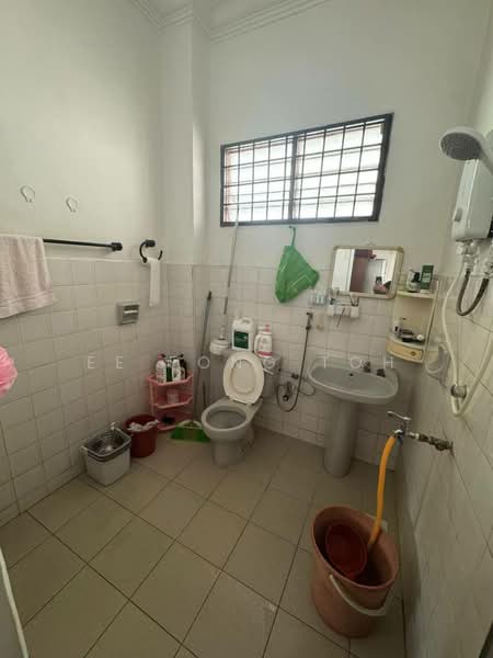 2-storey Terraced House for Sale in Taman Sri Putri (Skudai) - Ee Fong Toh - Bathroom - PropertyGuru.com.my