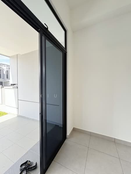 2-storey Terraced House for Sale in Taman Mount Austin (Tebrau) - Xiu Yan - Balcony - PropertyGuru.com.my