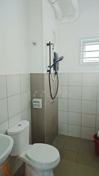 Duta Perintis untuk Untuk Disewa - RM 1,200 /bulan, Mac 2026 - Bathroom - PropertyGuru.com.my