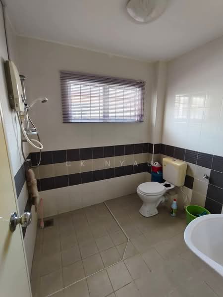 2-storey Terraced House for Rent in Ipoh (Perak) - Ck Nyau - Bathroom - PropertyGuru.com.my