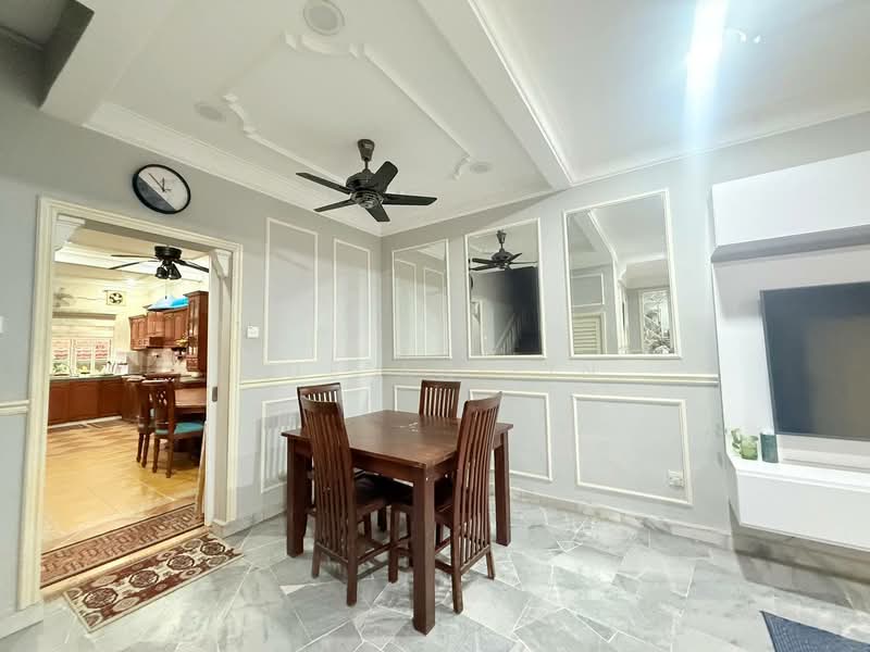 2-storey Terraced House for Sale in Seksyen 7 (Shah Alam) - Sue Arifin - Dining Room - PropertyGuru.com.my