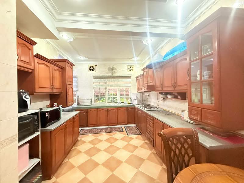 2-storey Terraced House for Sale in Seksyen 7 (Shah Alam) - Sue Arifin - Kitchen - PropertyGuru.com.my