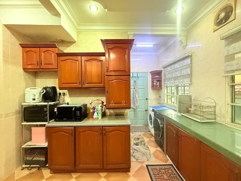 2-storey Terraced House for Sale in Seksyen 7 (Shah Alam) - Sue Arifin - Kitchen - PropertyGuru.com.my