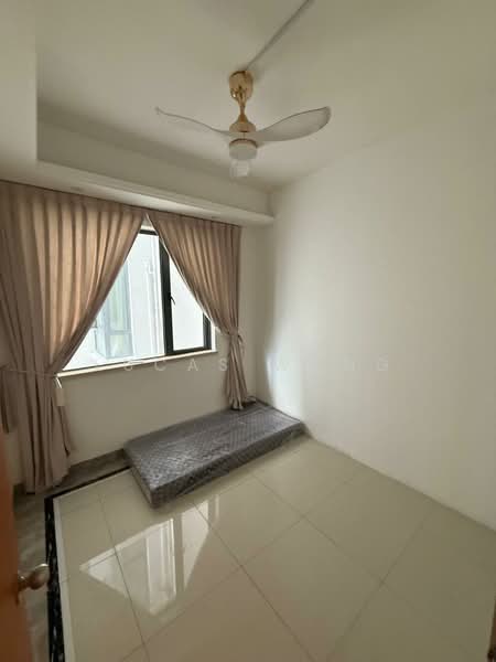Service Residence for Sale at R&F Princess Cove Phase 1 - Lucas Wong - Bedroom - PropertyGuru.com.my