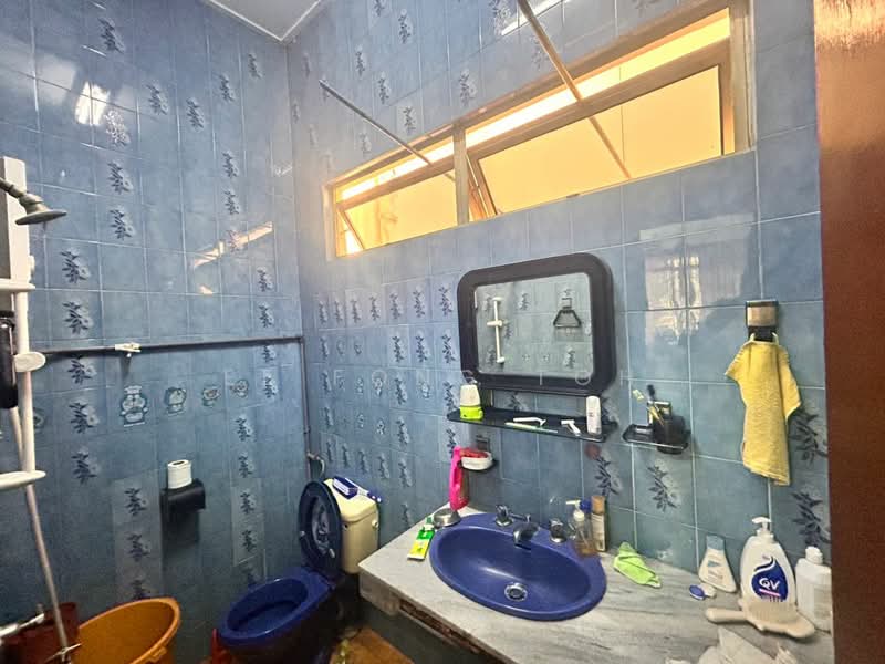 1-storey Terraced House for Sale in Taman Pelangi (Johor Bahru) - Ee Fong Toh - Bathroom - PropertyGuru.com.my